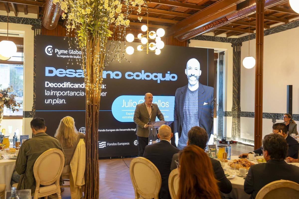 Presentación del coloquio de Julio Ceballos.