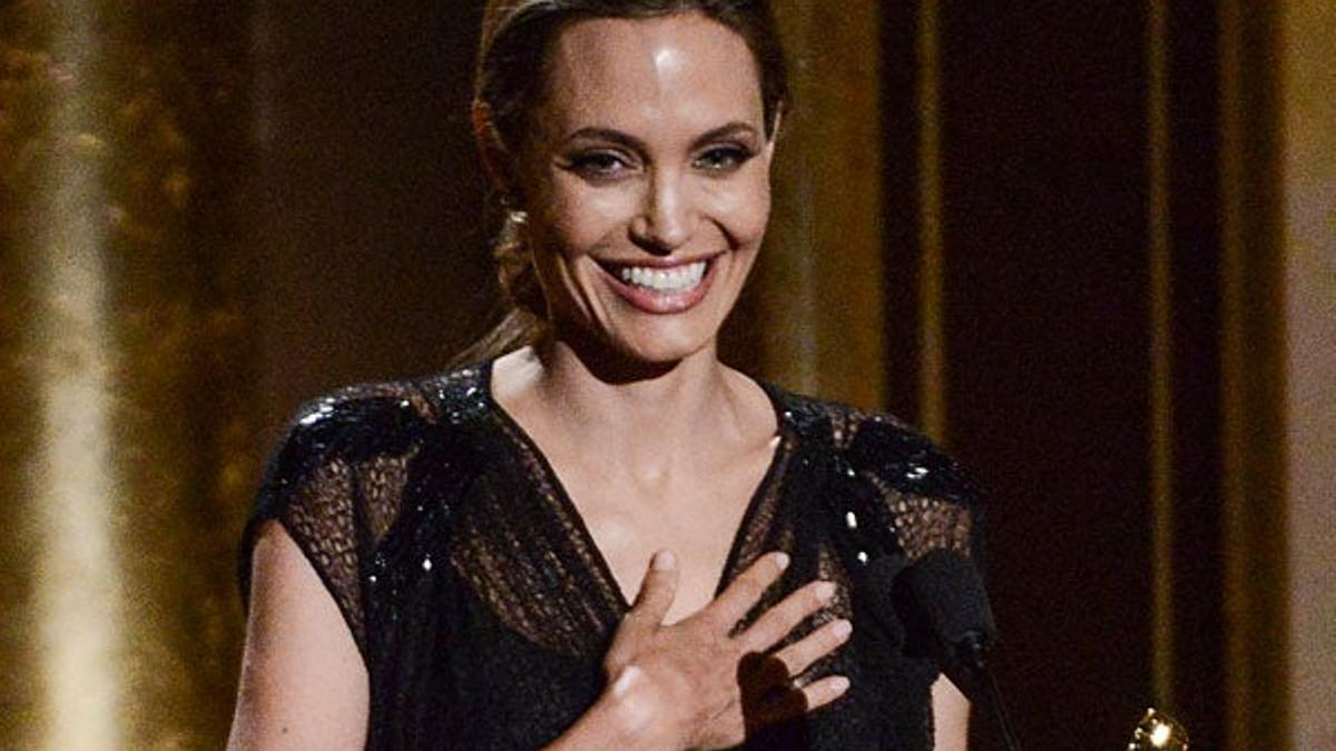 Angelina Jolie recoge su Oscar humanitario