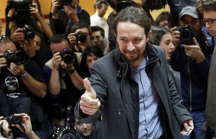 Pablo Iglesias vota en Madrid
