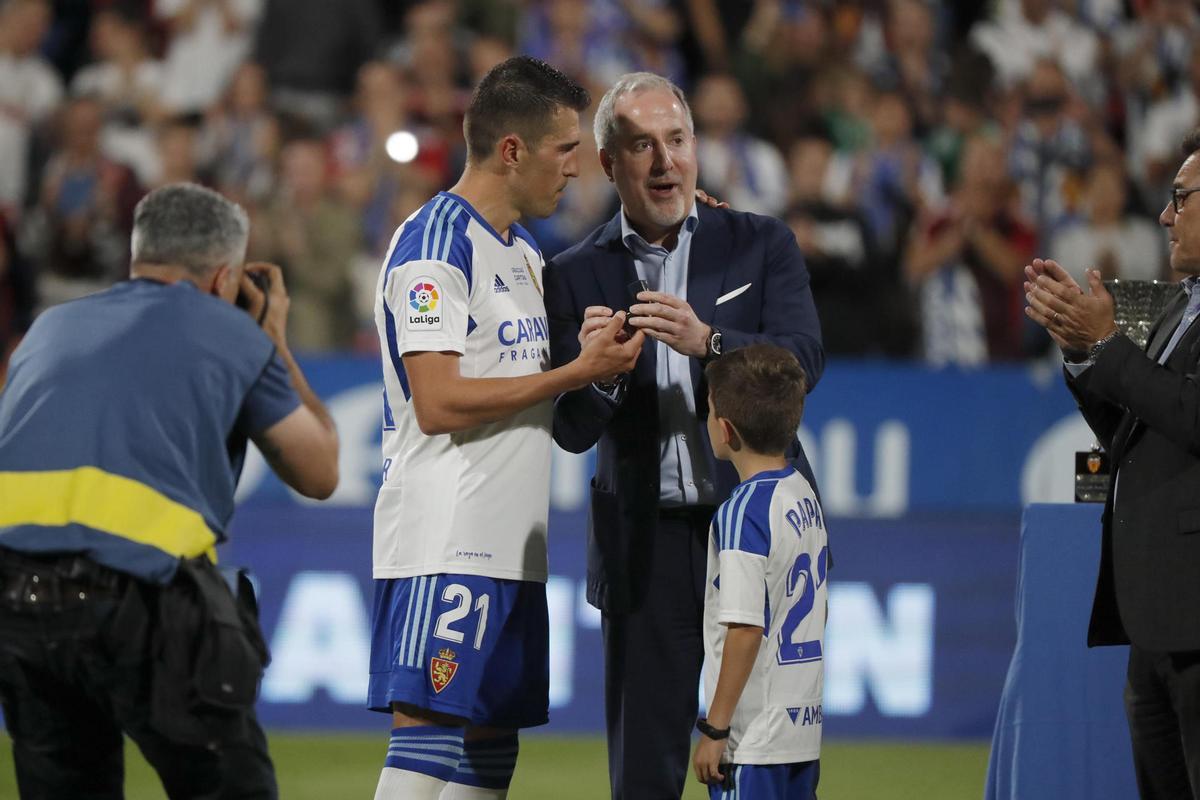 Así ha sido el inolvidable homenaje del zaragocismo a Alberto Zapater