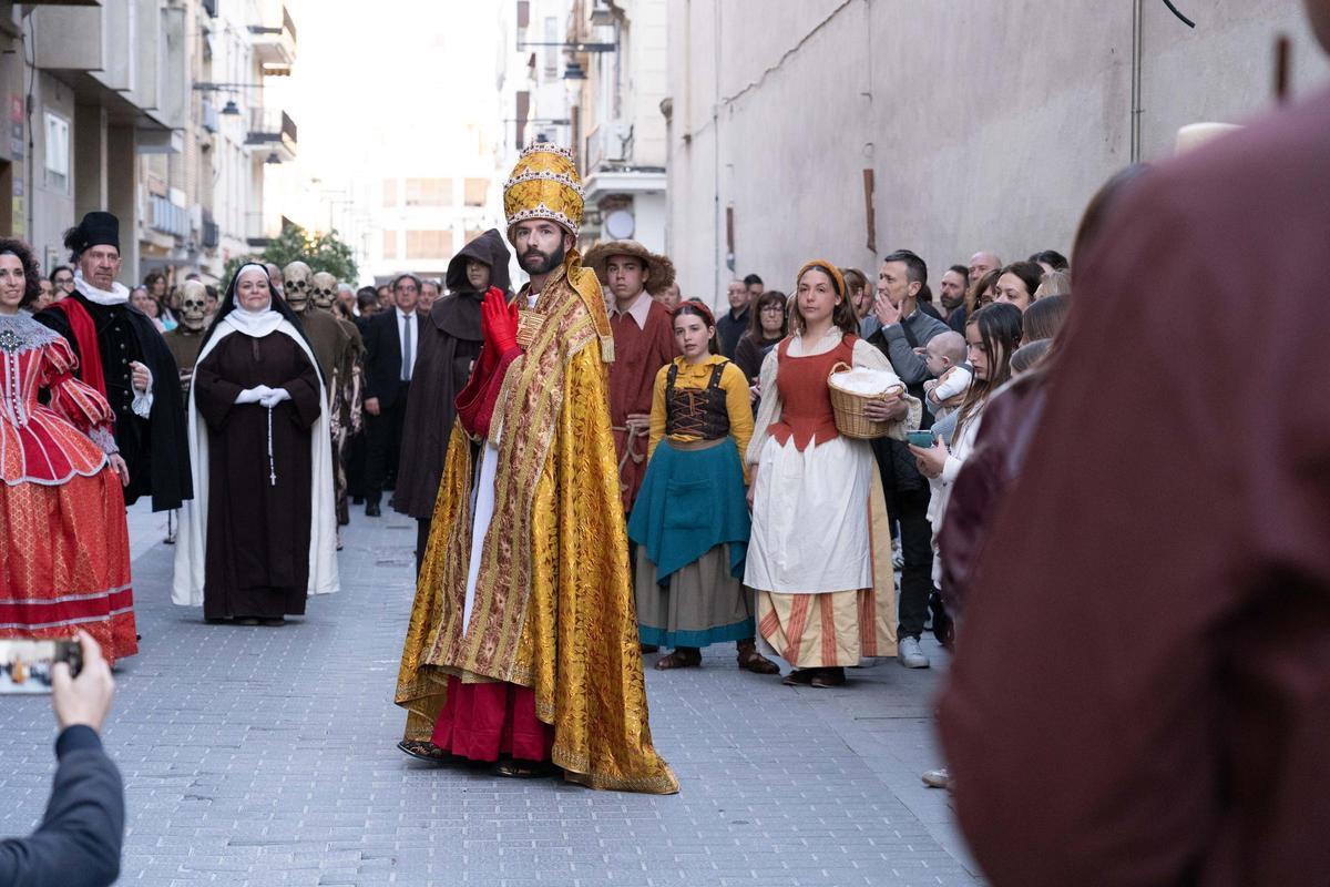 Así ha sido la representación de la "Dansa Macabra" en Ontinyent