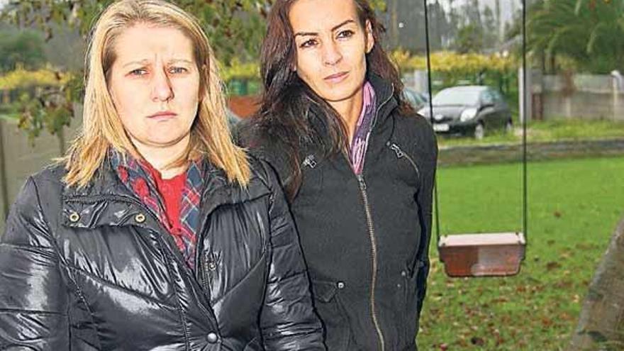 Belén Costa y Silvia Albés, ayer en Gondomar.