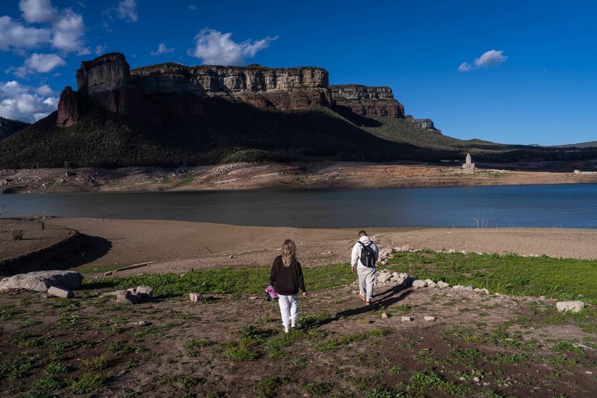 El pantano de Sau después de las lluvias de Semana Santa