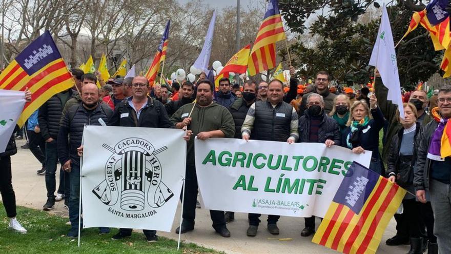El PP balear participa en la manifestación en defensa del mundo rural en Madrid