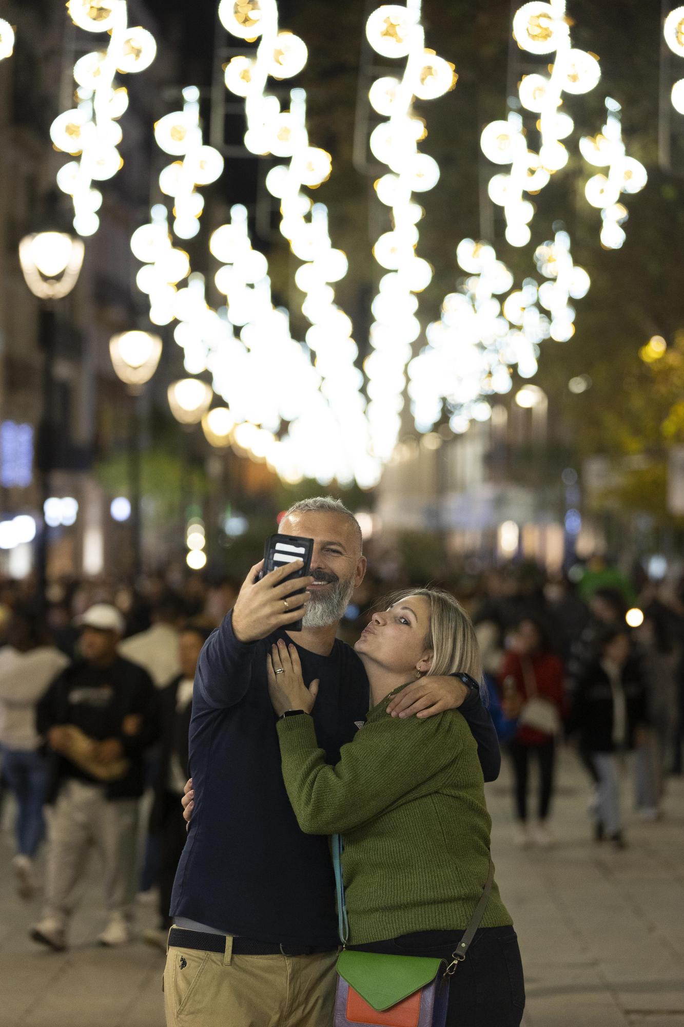 En imágenes: así brilla el alumbrado navideño de Barcelona