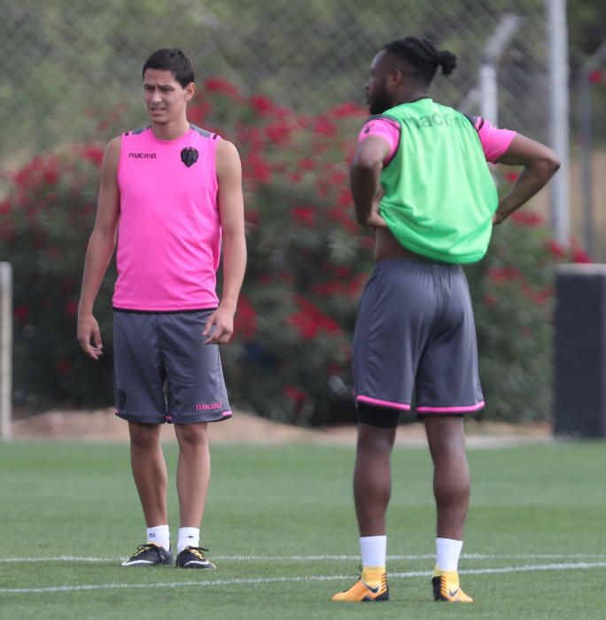 Primer entrenamiento de Lucik con el Levante