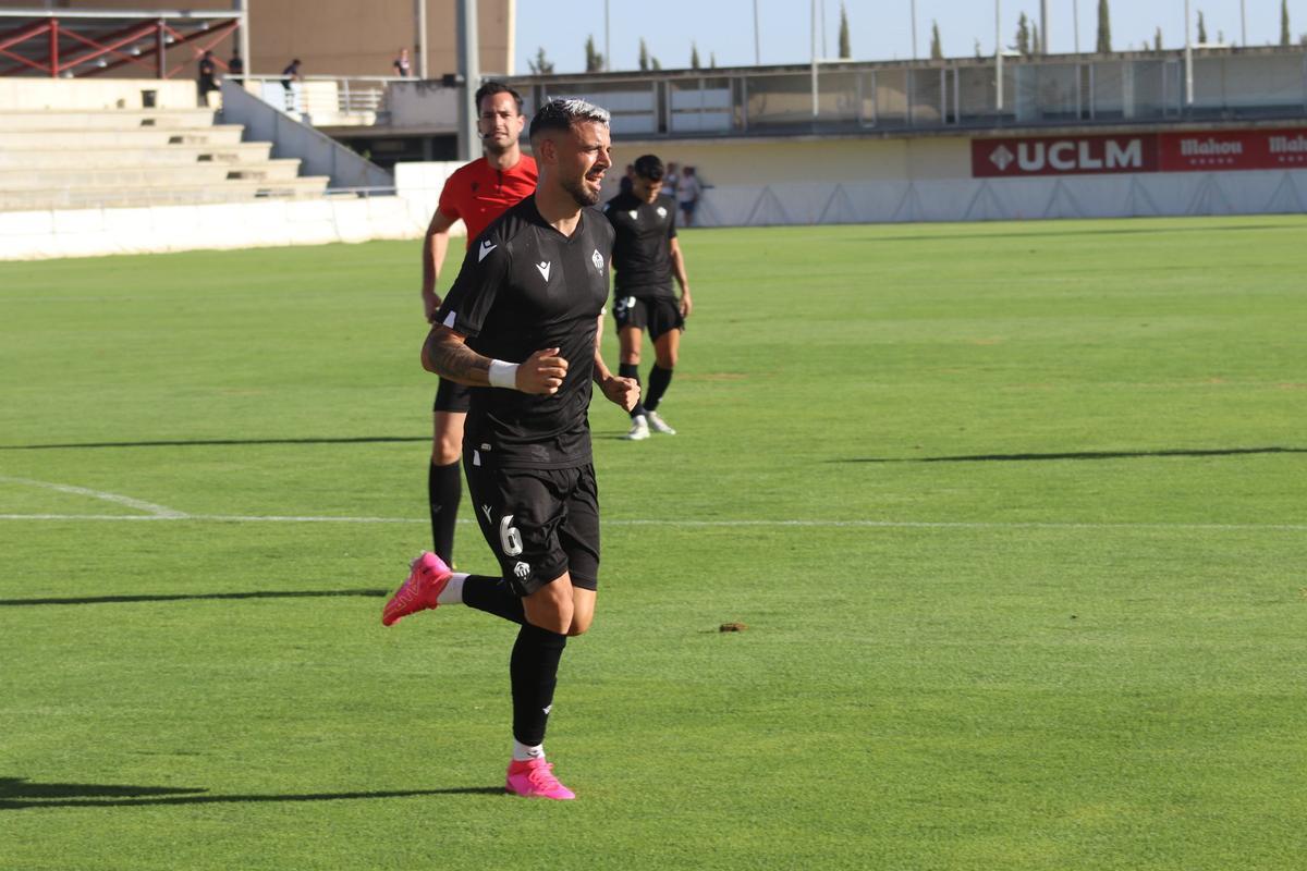 Cristian Rodríguez durante el partido ante el Albacete.