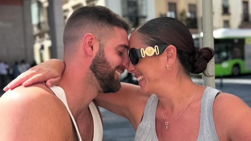 Anabel Pantoja da un golpe sobre la mesa y aclara cómo está su relación con David