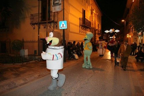 Cabalgata de la ilusión y cuento "El año que Mama Noel repartió los regalos"