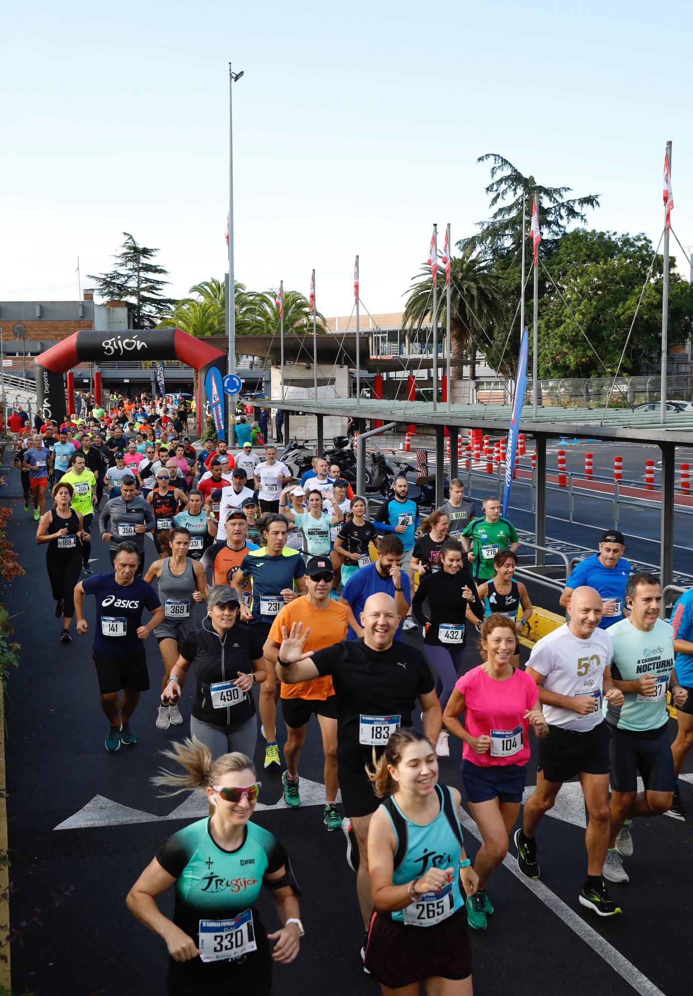 EN IMÁGENES: Carrera del Grupo Covadonga y el Club de Natación Santa Olaya en Gijón