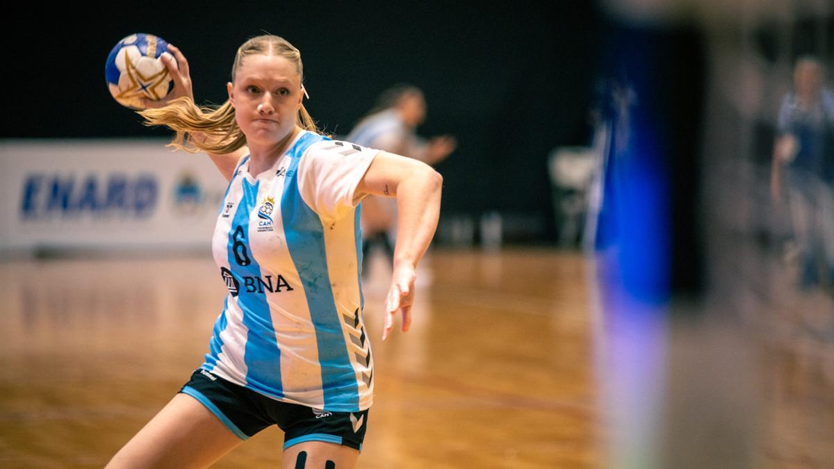 Delfina Ojea en un partido con las categorías inferiores de la selección Argentina