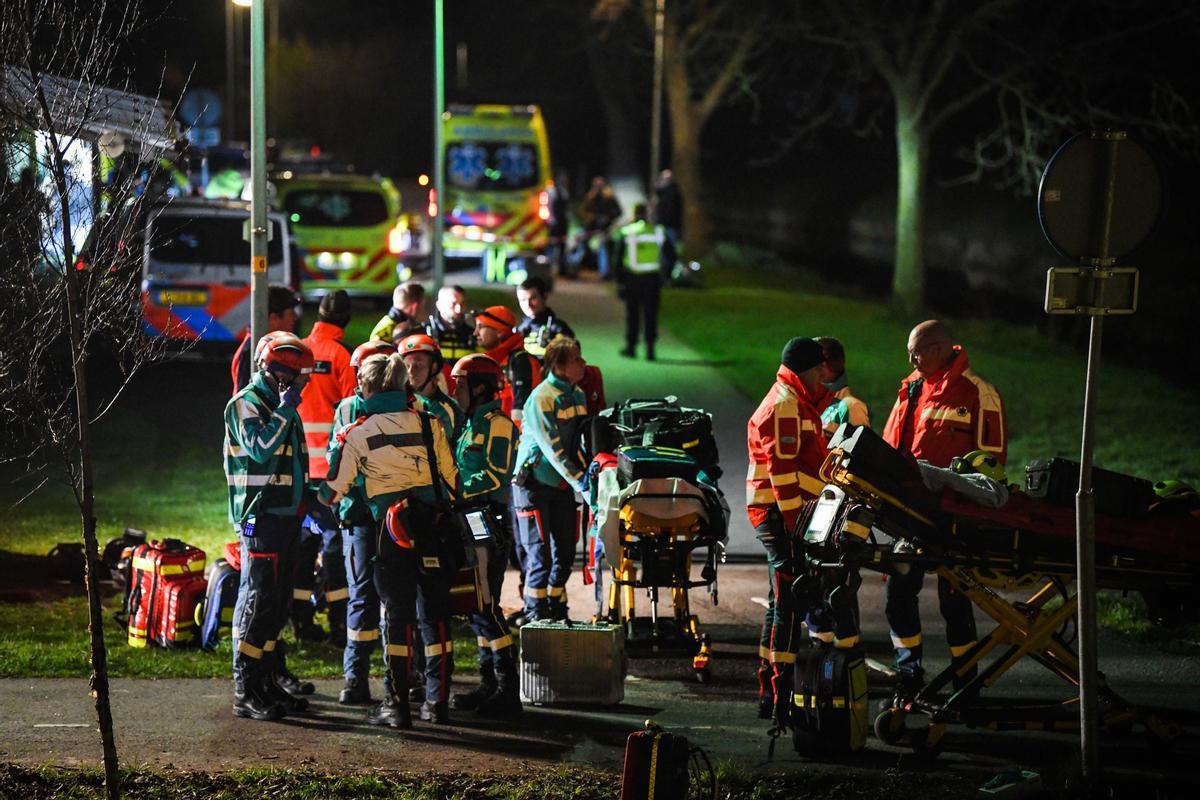 Al menos un muerto y 30 heridos tras el descarrilamiento de un tren en La Haya