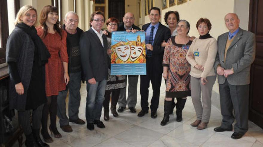 Rafael Acejo y Francisco Pomares, en el centro, en la presentación de la iniciativa.