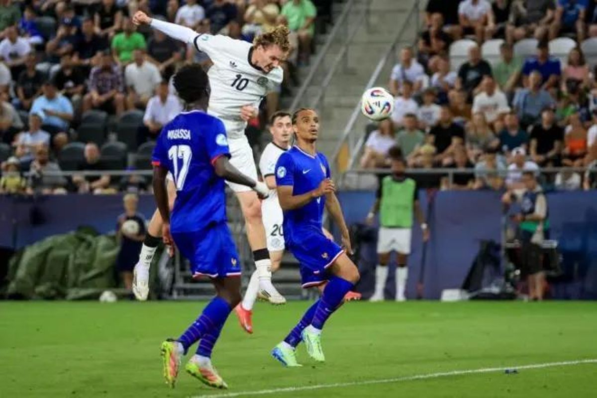 Gol de cabeza de Nick Woltemade contra Francia Sub-21