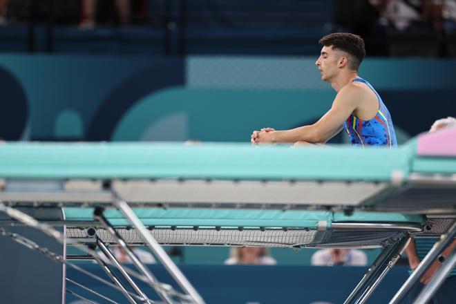 El español David Vega durante los clasificatorios de la prueba de trampolín masculino en los 