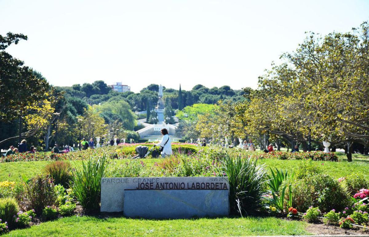 El parque Grande José Antonio Labordeta. | JOSEMA MOLINA