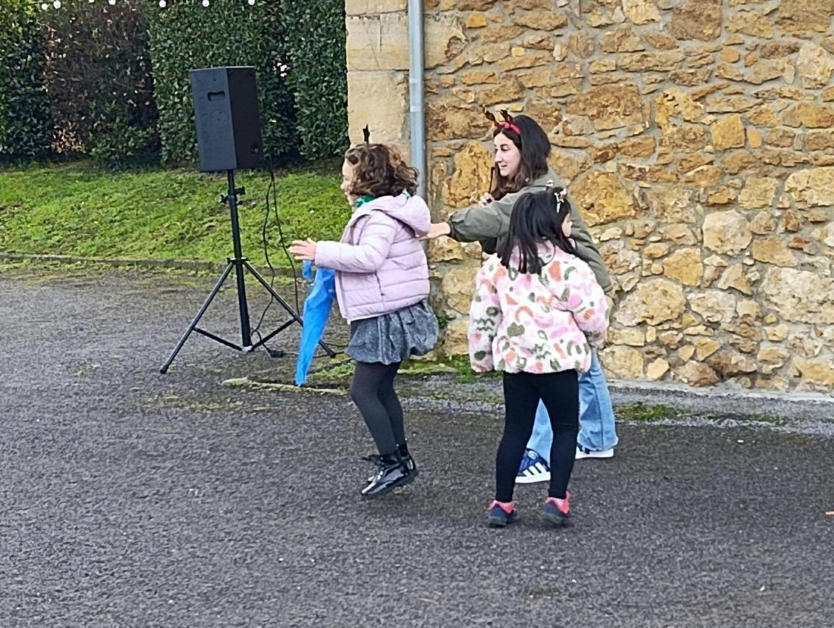 Así se vivieron las campanadas infantiles en Valdesoto