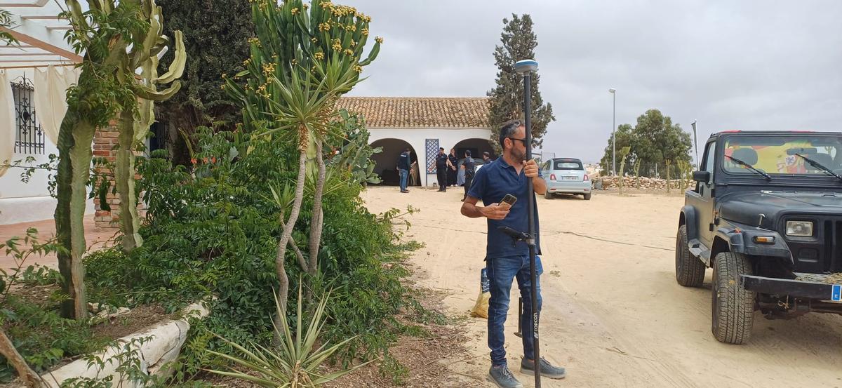 La Policía Local y la Guardia Civil detienen a las dueñas de la casa Langostina cuando itentaban evitar la ocupación de una parcela