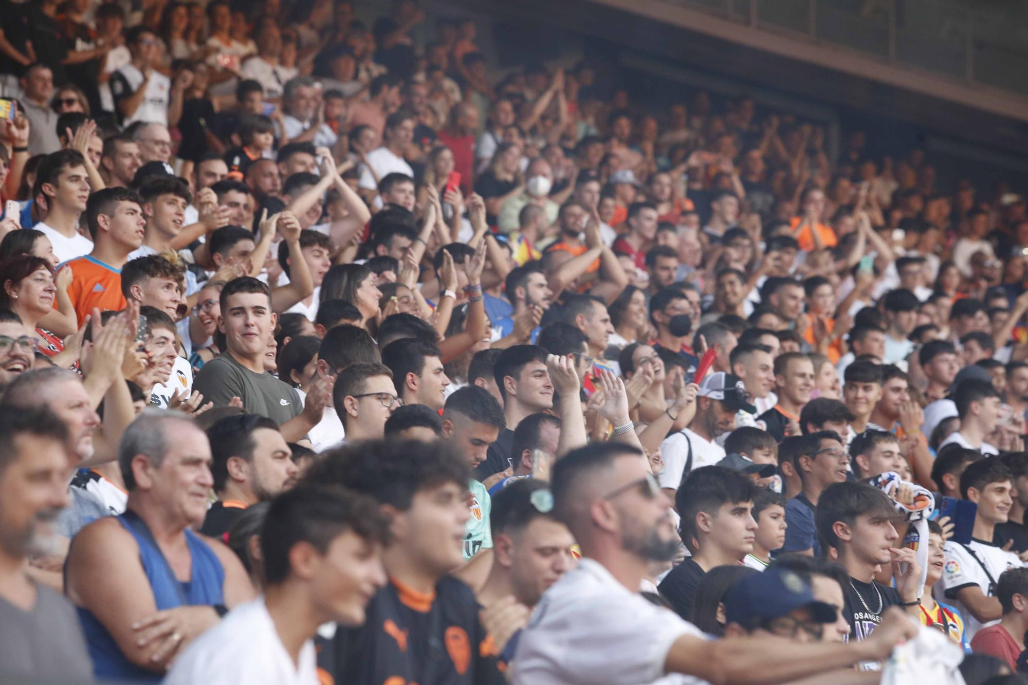 Búscate en la presentación de los fichajes del Valencia CF