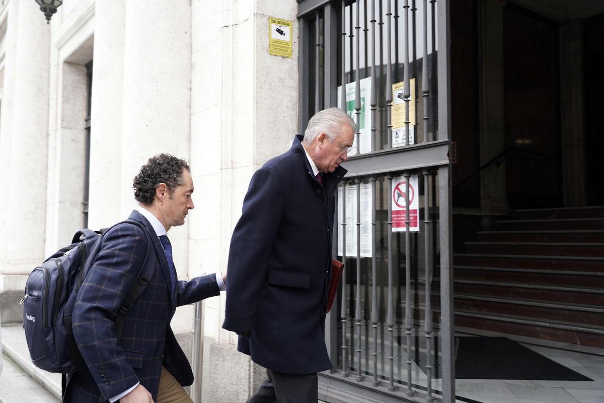 Juan Carlos Sacristán asiste al juicio sobre el 'caso Perla Negra'