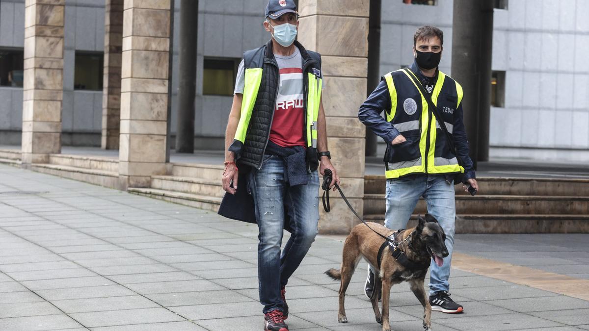 Amenaza de bomba en Oviedo: desalojan el Centro Cívico y acordonan la zona