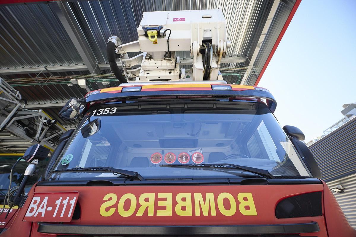 Un camión de bomberos.