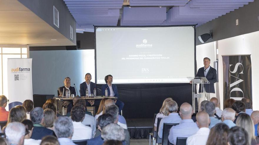 Devesa y Audifarma reúnen a farmacéuticos en Alicante para abordar la fiscalidad y la protección del patrimonio profesional