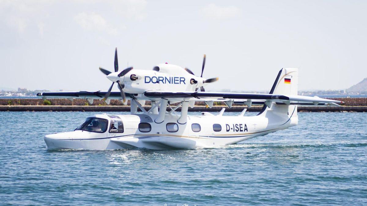 Die Dornier Seastar bei der Präsentation am Freitag (6.8.) in der Bucht von Pollença.