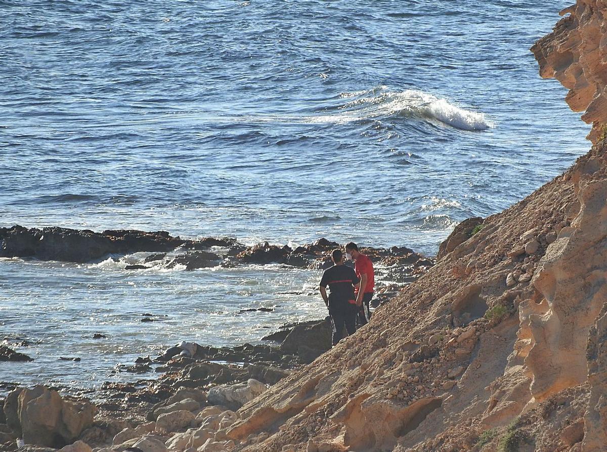 Recuperan un cadáver en el mar en una zona de difícil acceso de Formentera