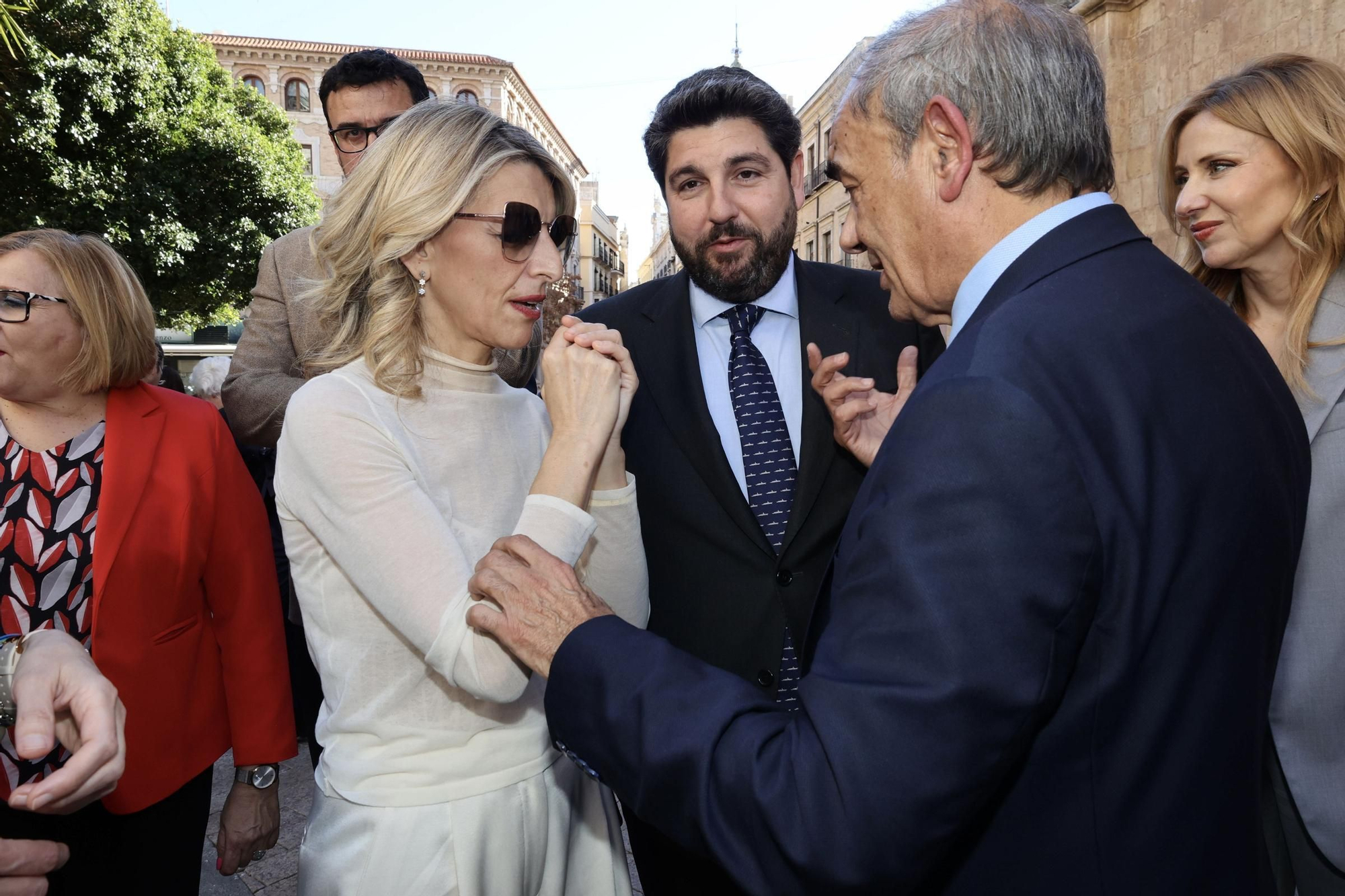 La inauguración de la obra de Gabarrón para conmemorar que Murcia es Capital Española de la Economía Social, en imágenes