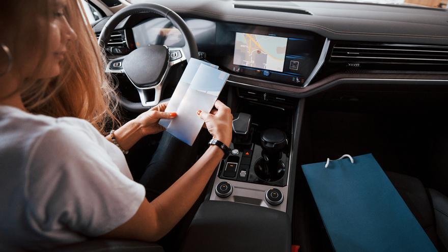 Aviso de la DGT: a partir de hoy es obligatorio llevar esto en el coche