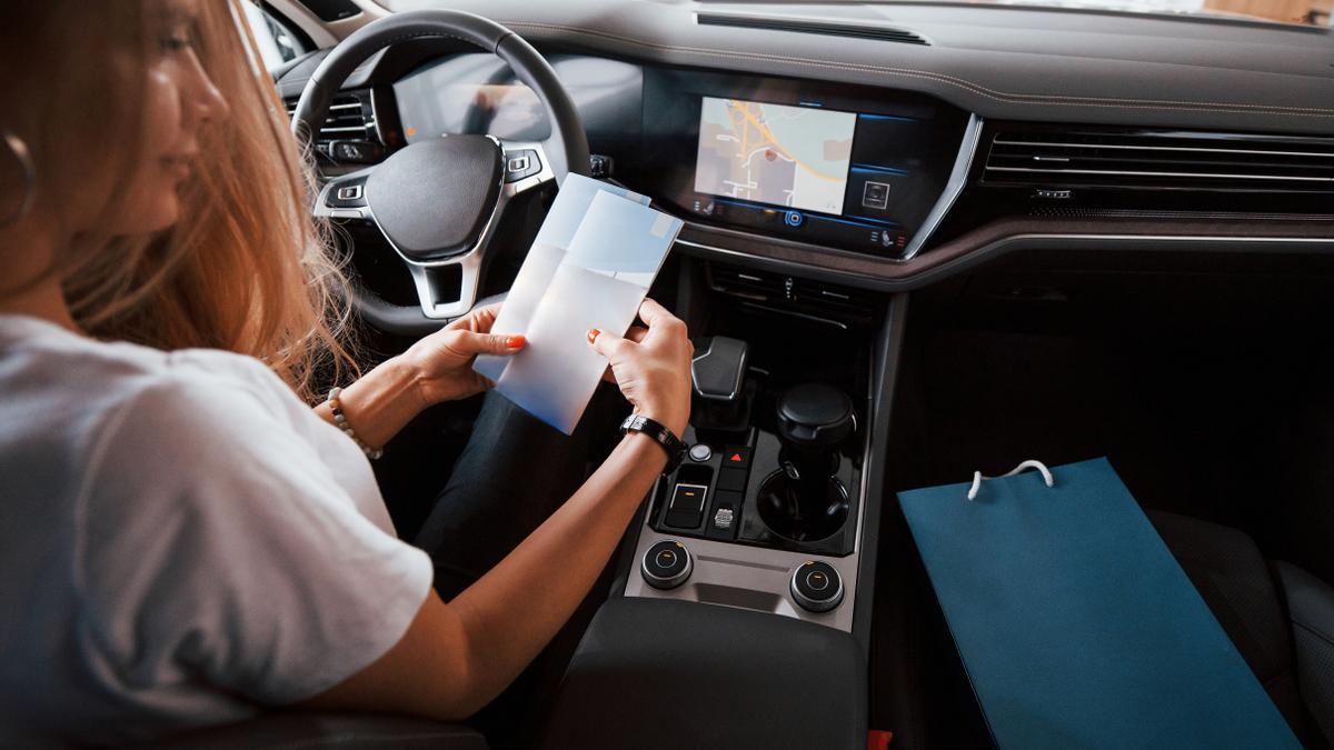 La DGT avisa desde ahora, esto es obligatorio en el coche