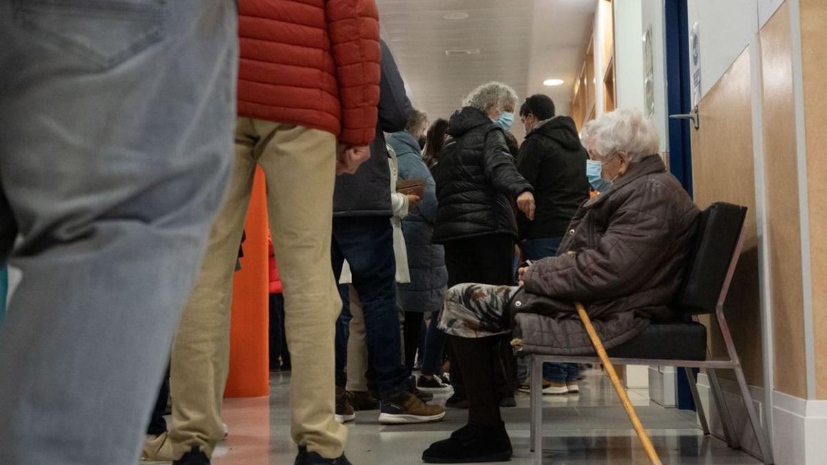 “Cuando viene a votar algún joven, casi le hacemos la ola”