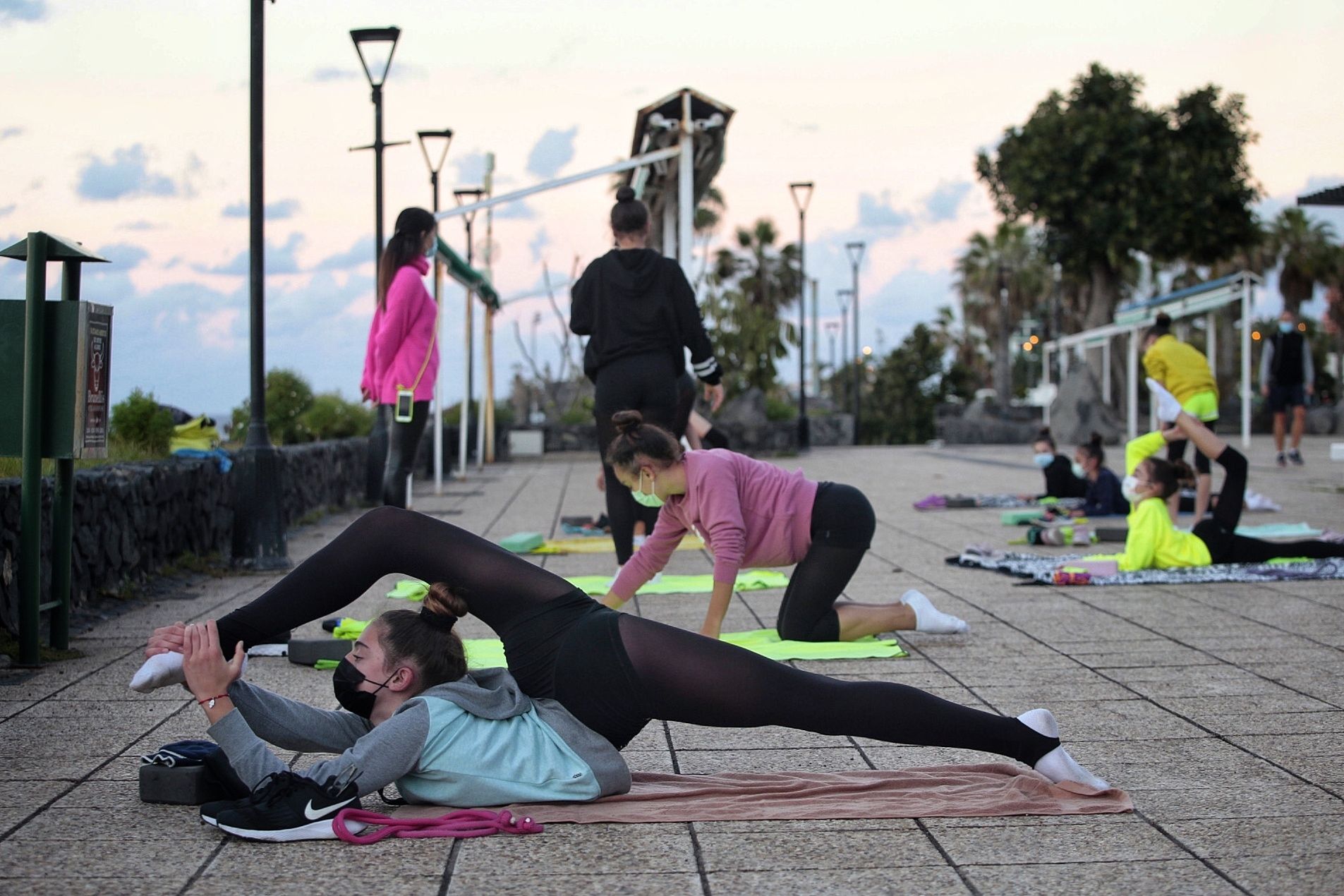 Gimnasia Rítimica: Club Intara de Los Realejos ensayando en Playa Jardín