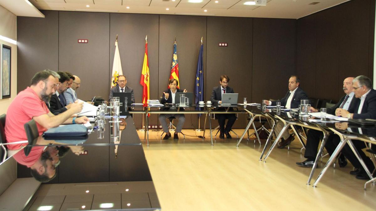 El consejo de administración del Puerto de Alicante se ha reunido esta mañana.
