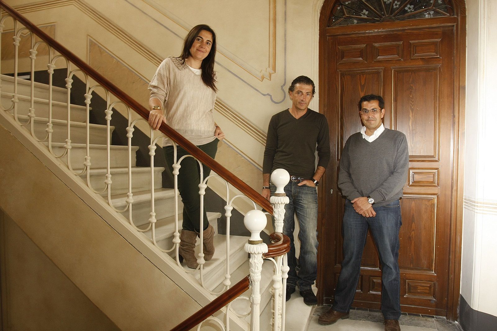 Teresa Díaz y Chico Banderas con Antonio Díaz Casado de Amezúa.