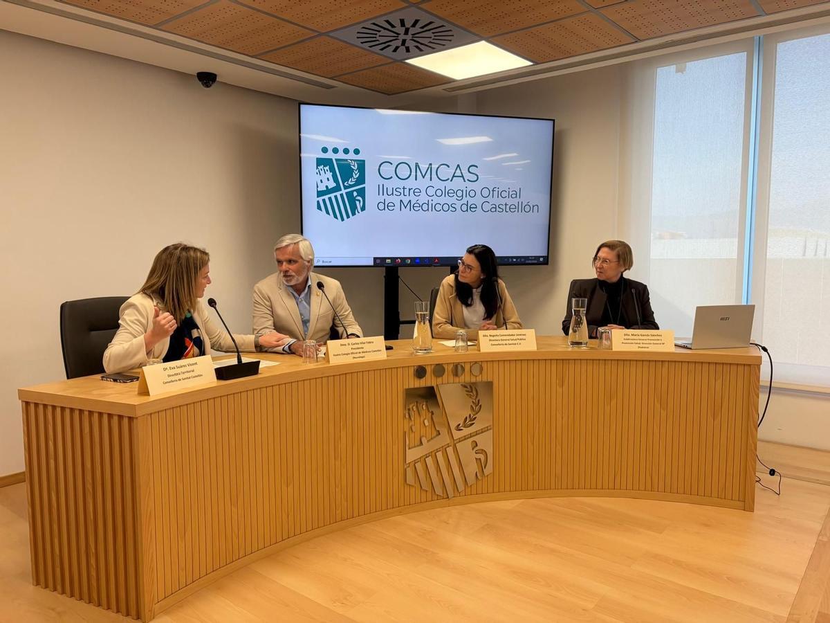 La charla se desarrolló en la sede del colegio de médicos de Castellón.