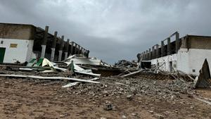 Un tornado provoca tres morts en una nau de Coria del Río