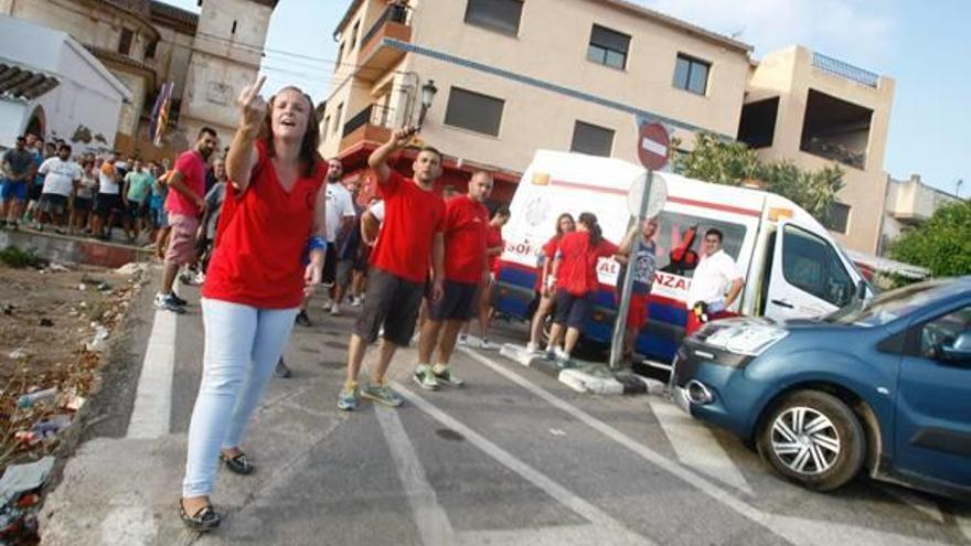 Una de las instantáneas de la fotoperiodista que plasma la tensión de los asistentes tras el festejo.