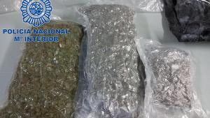 Dos detinguts a Igualada per conrear i distribuir marihuana per correu