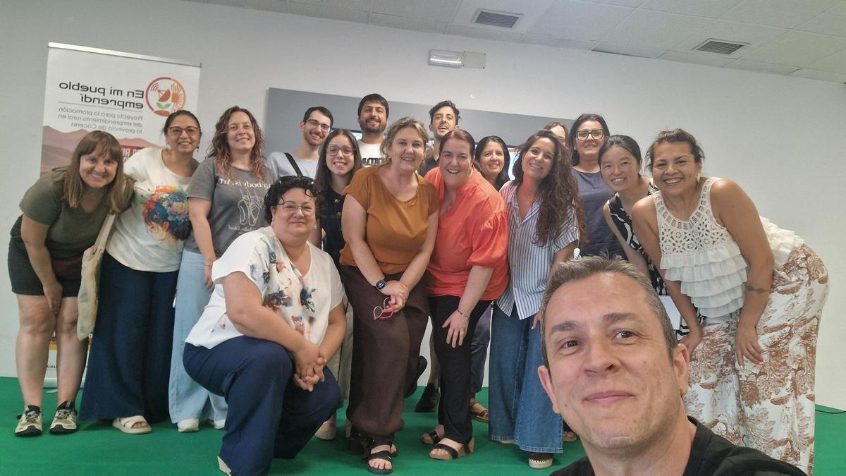 Taller 'En mi pueblo emprendí' Pinofranqueado.