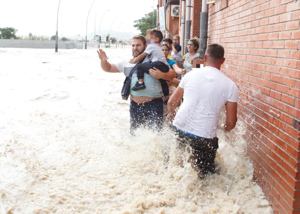 Vecinos de Almoradí evacuados