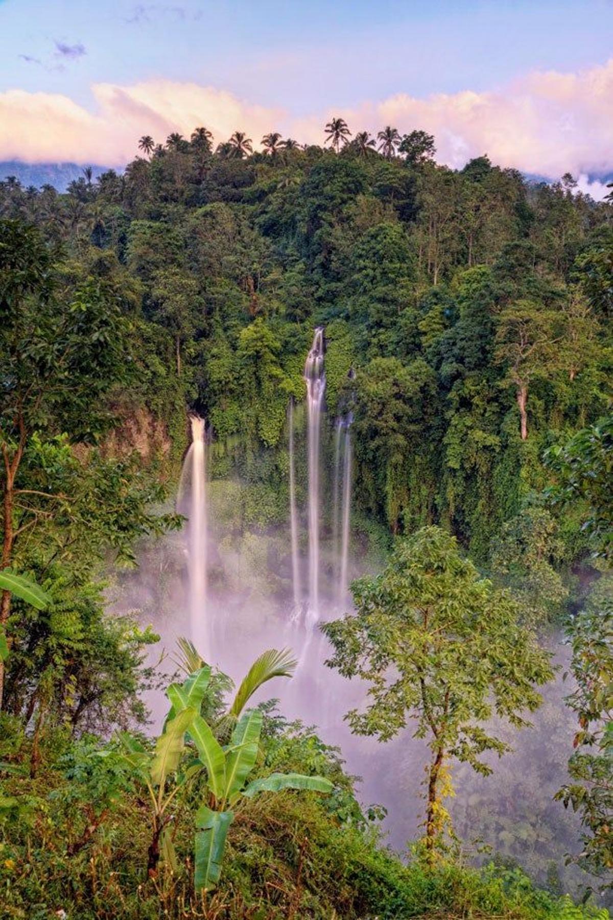 La cascada Sekumpul se encuentra al norte de Bali.