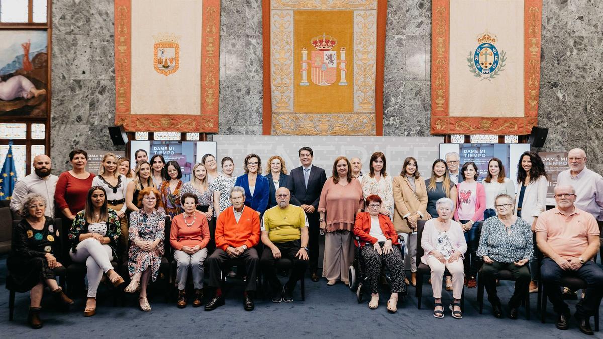 Imagen del encuentro celebrado en el Cabildo de Tenerife.