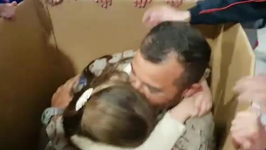 El reencuentro de una niña sevillana y su padre enternece a las redes