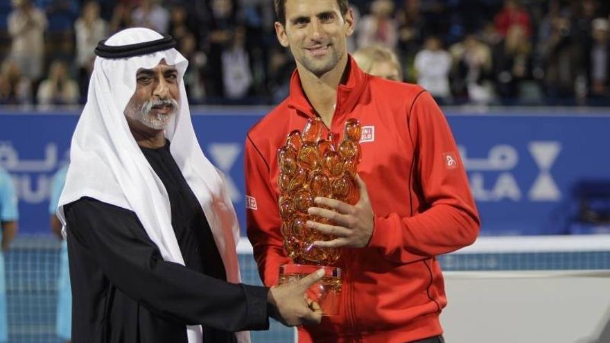 Ferrer se estrella ante un espectacular Djokovic