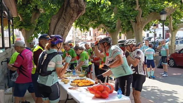 Se colocaron puestos de avituallamiento en varios puntos.  | SERVICIO ESPECIAL