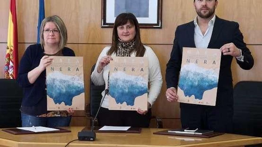 Cecilia Tascón, Amelia Fernández y David Colado, ayer en la presentación del certamen en Carreño.