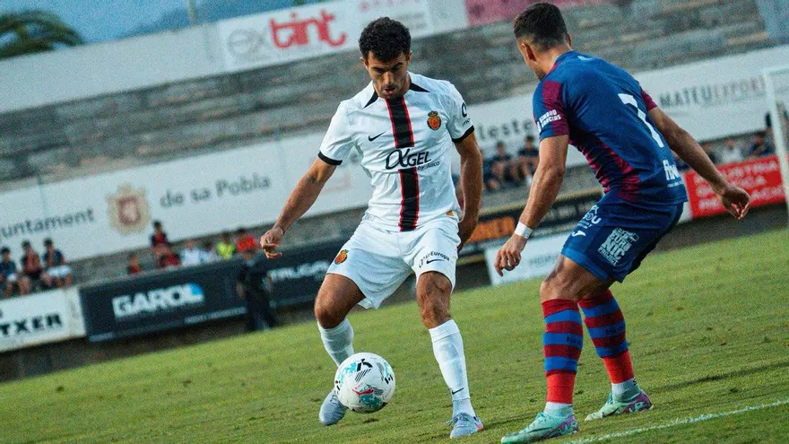 Discreta imagen del Real Mallorca en sa Pobla