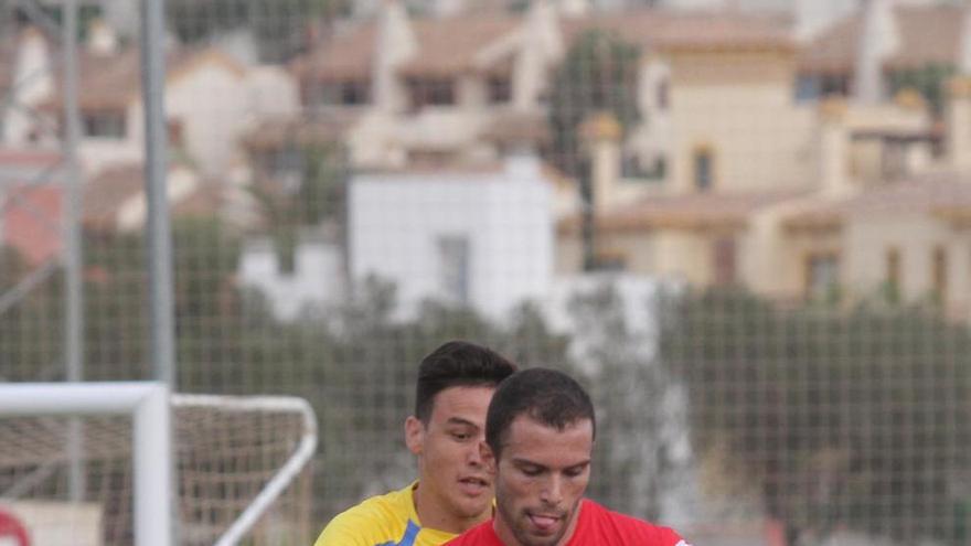 Juanlu Hens en plena acción en el encuentro del pasado miércoles ante el Mar Menor.